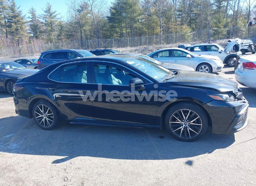 Photo 13 of 2021 Toyota Camry SE (VIN 4T1G11AK1MU565742)