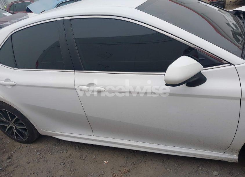 Photo 12 of 2021 Toyota Camry SE (VIN 4T1G11AK1MU572982)