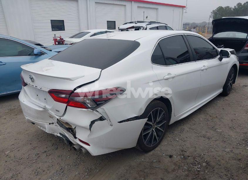 Photo 4 of 2021 Toyota Camry SE (VIN 4T1G11AK1MU572982)