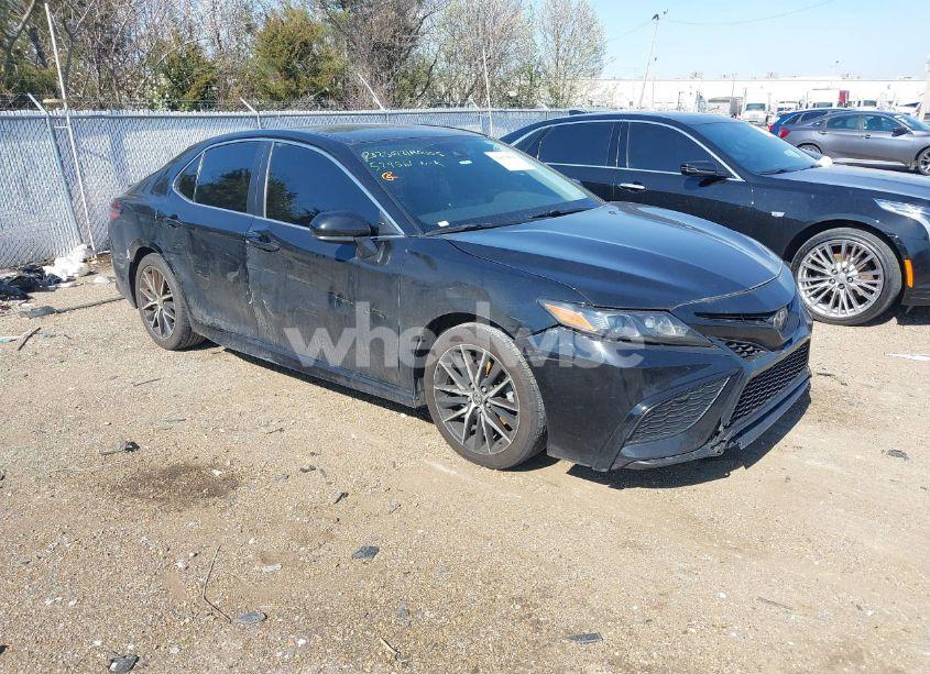 2021 Toyota Camry SE (VIN 4T1G11AK1MU579561) main photo