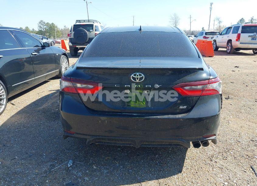 Photo 15 of 2021 Toyota Camry SE (VIN 4T1G11AK1MU579561)