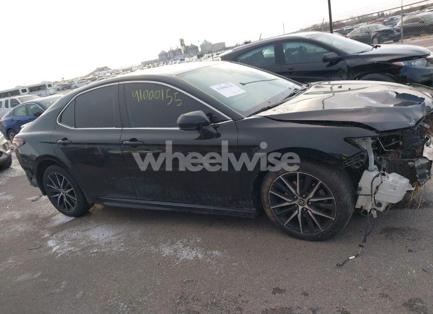 Photo 13 of 2021 Toyota Camry SE (VIN 4T1G11AK1MU581844)