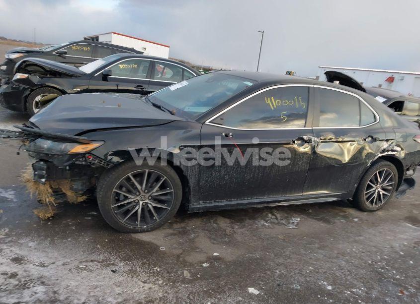 Photo 14 of 2021 Toyota Camry SE (VIN 4T1G11AK1MU581844)