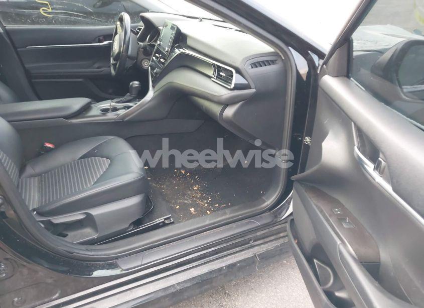 Photo 5 of 2021 Toyota Camry SE (VIN 4T1G11AK1MU581844)