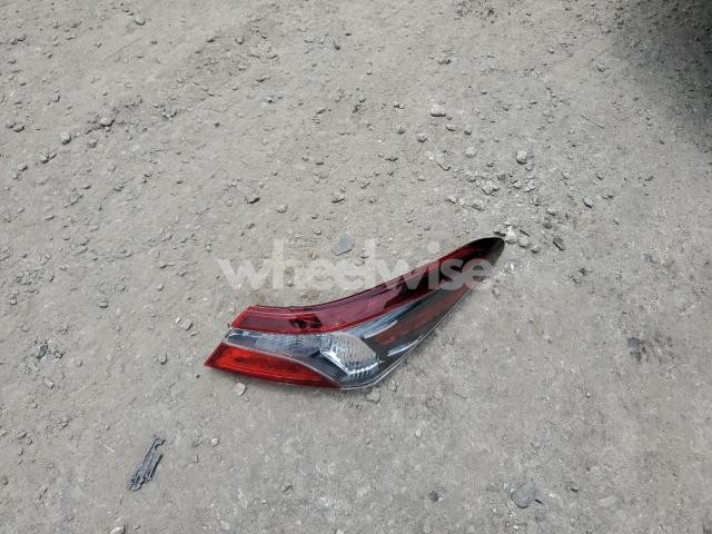 2021 TOYOTA CAMRY SE (VIN 4T1G11AK1MU593847) main photo