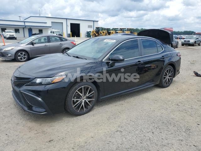 Photo 3 of 2021 TOYOTA CAMRY SE (VIN 4T1G11AK1MU593847)