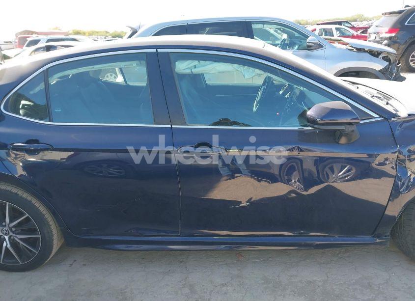 Photo 13 of 2021 Toyota Camry SE (VIN 4T1G11AK1MU596909)