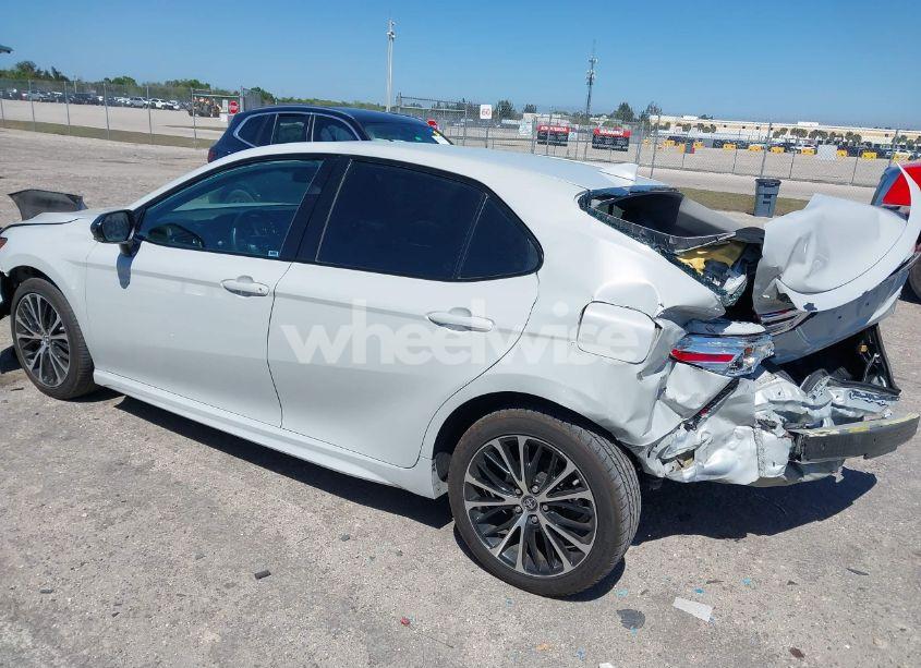 Photo 3 of 2022 Toyota Camry SE (VIN 4T1G11AK1NU034901)