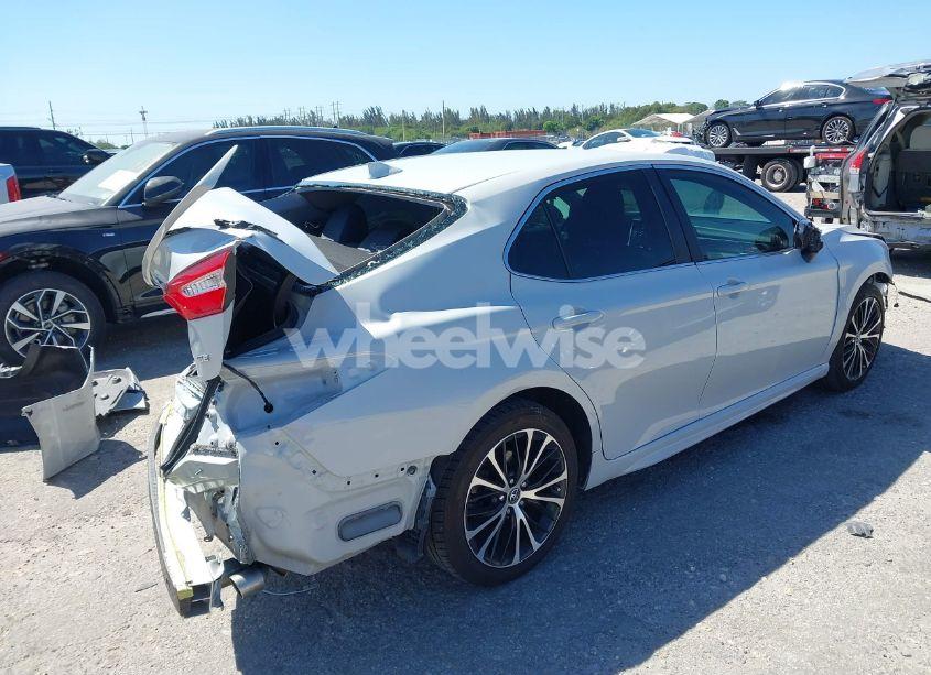 Photo 4 of 2022 Toyota Camry SE (VIN 4T1G11AK1NU034901)