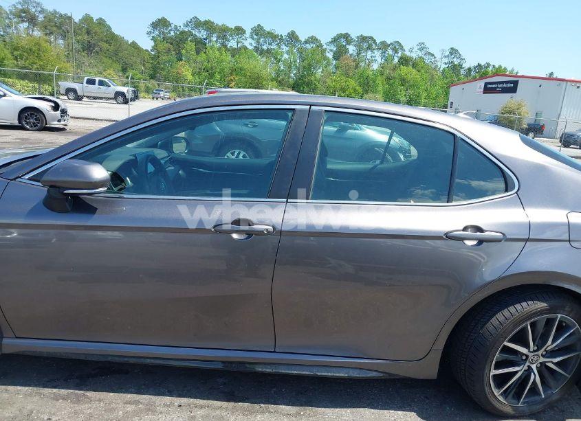Photo 15 of 2022 Toyota Camry SE (VIN 4T1G11AK1NU036521)
