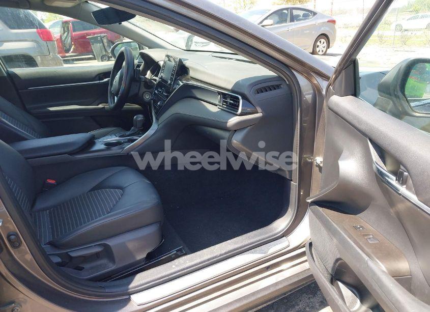 Photo 5 of 2022 Toyota Camry SE (VIN 4T1G11AK1NU036521)