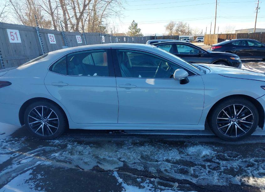 Photo 13 of 2022 Toyota Camry SE (VIN 4T1G11AK1NU070765)