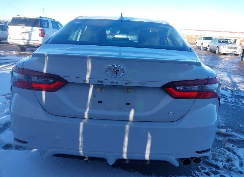 Photo 16 of 2022 Toyota Camry SE (VIN 4T1G11AK1NU070765)