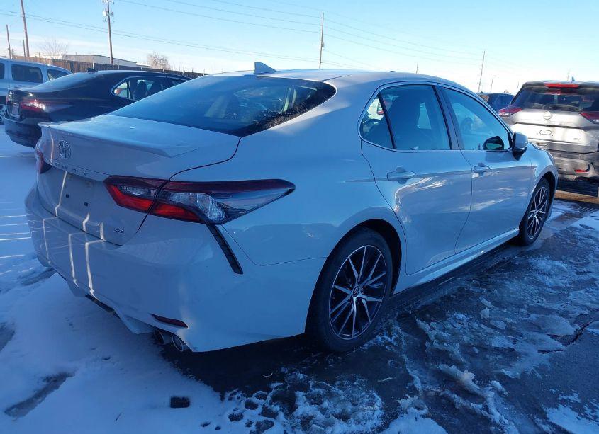 Photo 4 of 2022 Toyota Camry SE (VIN 4T1G11AK1NU070765)