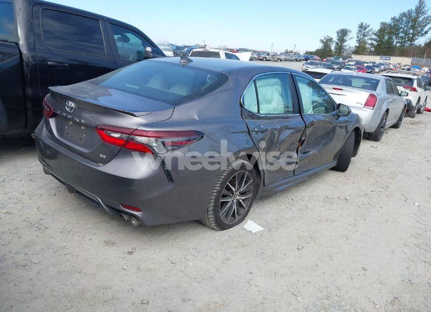 Photo 4 of 2022 Toyota Camry SE (VIN 4T1G11AK1NU075917)
