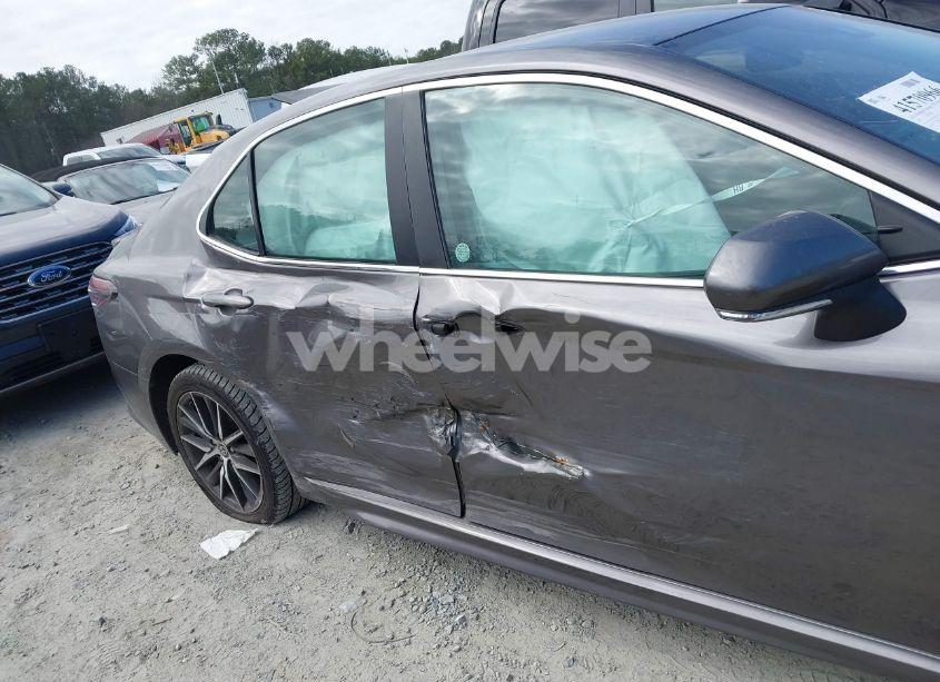 Photo 6 of 2022 Toyota Camry SE (VIN 4T1G11AK1NU075917)