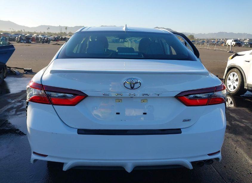 Photo 16 of 2022 Toyota Camry SE (VIN 4T1G11AK1NU653921)
