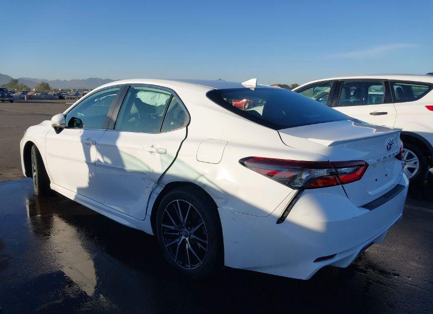 Photo 3 of 2022 Toyota Camry SE (VIN 4T1G11AK1NU653921)