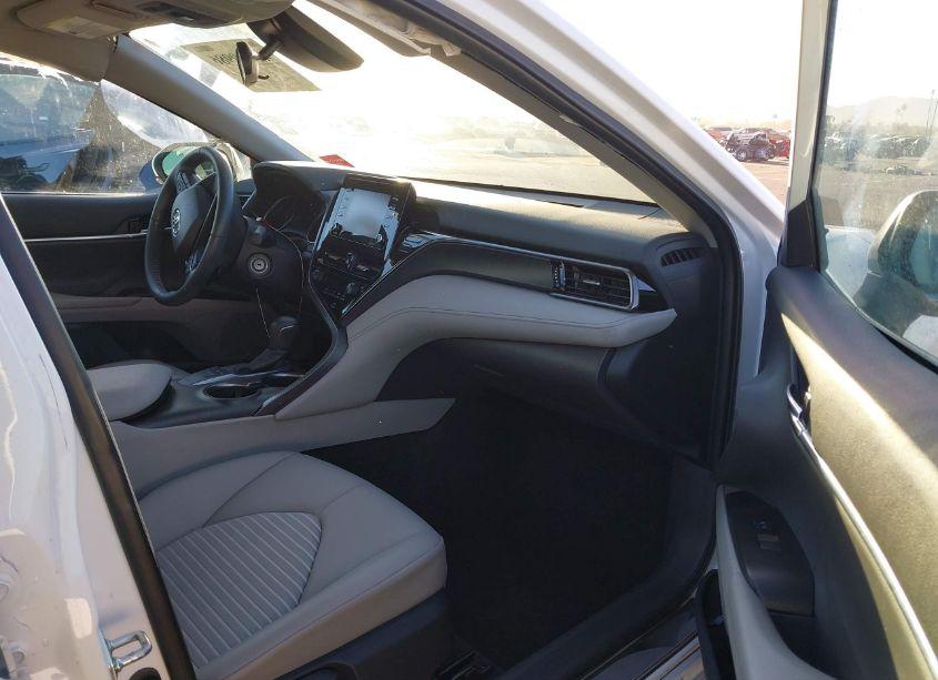 Photo 5 of 2022 Toyota Camry SE (VIN 4T1G11AK1NU653921)