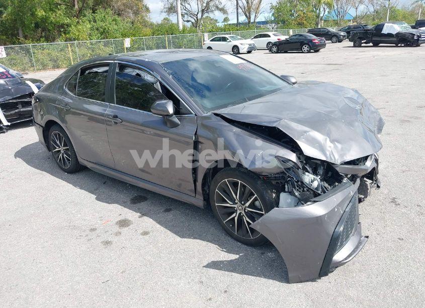 2023 Toyota Camry SE (VIN 4T1G11AK1PU101631) main photo