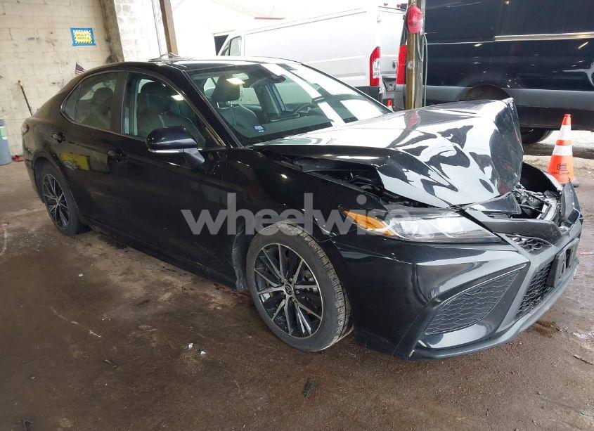 2023 Toyota Camry SE (VIN 4T1G11AK1PU147055) main photo