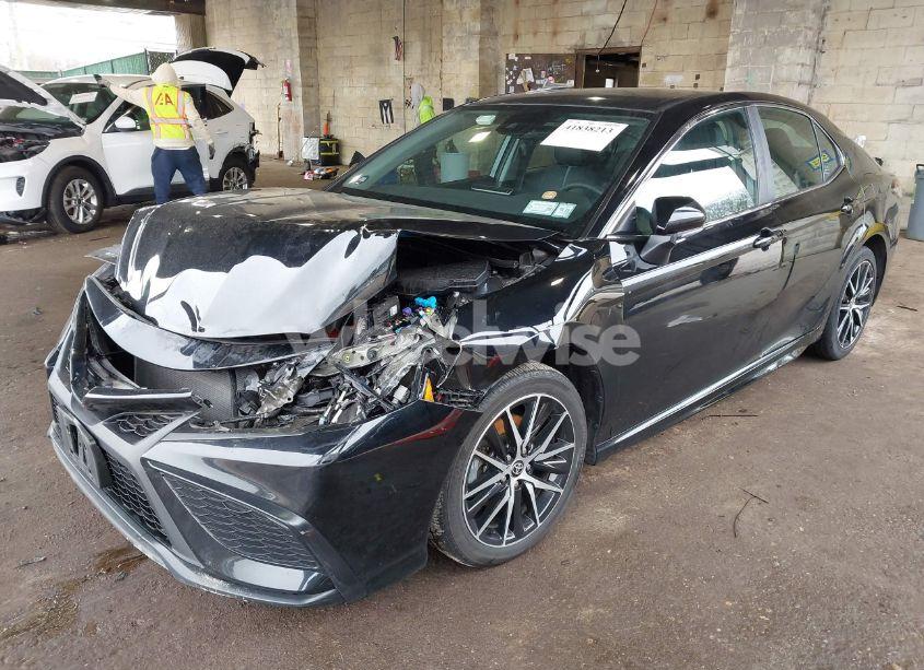 Photo 2 of 2023 Toyota Camry SE (VIN 4T1G11AK1PU147055)