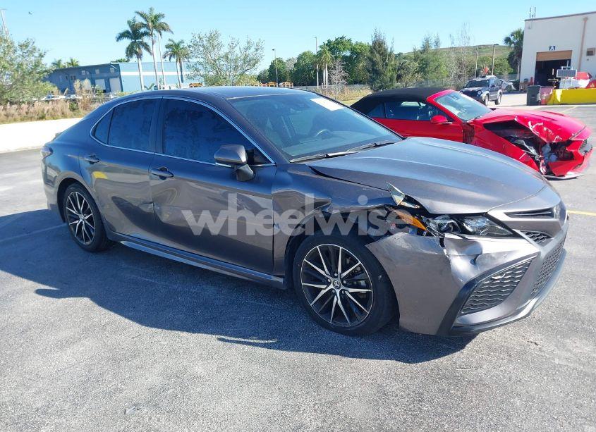 2023 Toyota Camry SE (VIN 4T1G11AK1PU750653) main photo