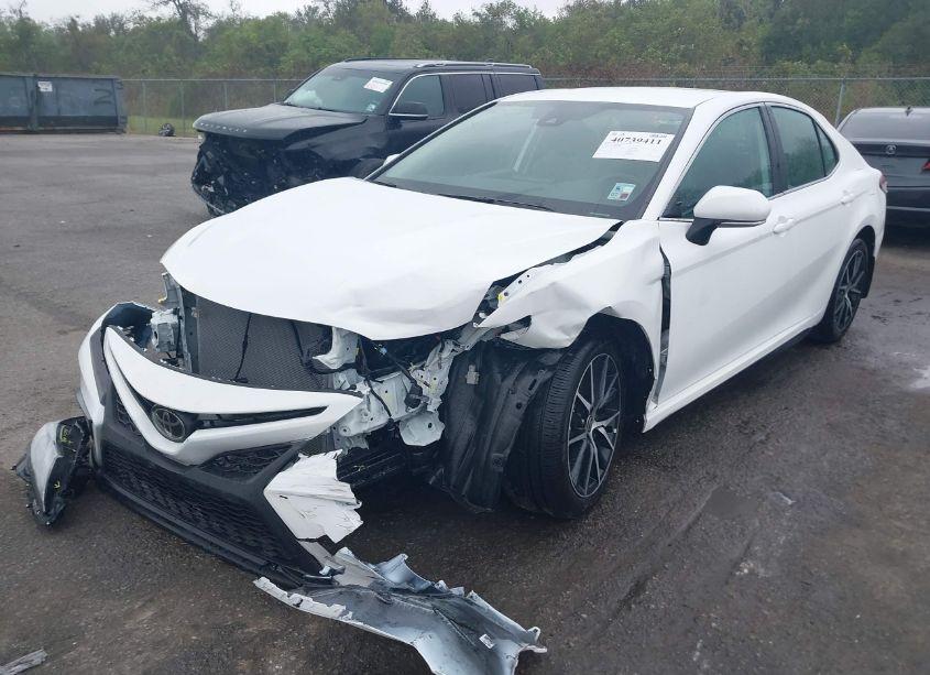 Photo 2 of 2023 Toyota Camry SE (VIN 4T1G11AK1PU760664)