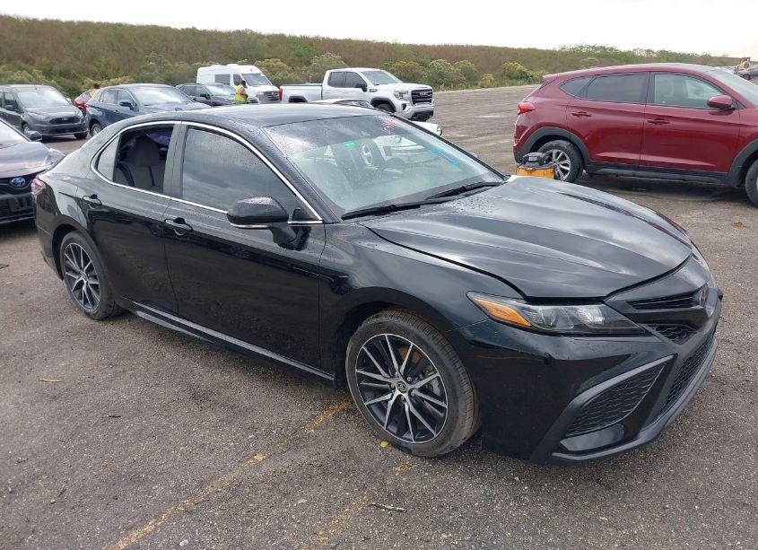 2023 Toyota Camry SE (VIN 4T1G11AK1PU803030) main photo