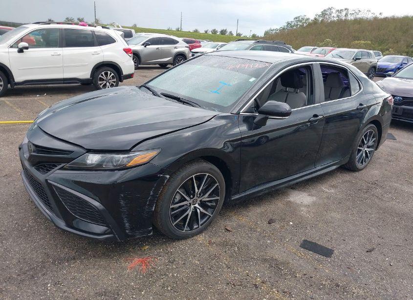 Photo 2 of 2023 Toyota Camry SE (VIN 4T1G11AK1PU803030)