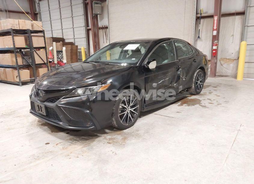 Photo 2 of 2023 Toyota Camry SE (VIN 4T1G11AK1PU820412)