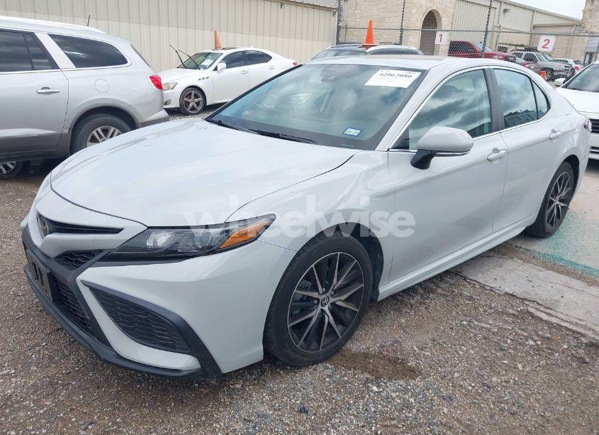 Photo 2 of 2024 Toyota Camry SE (VIN 4T1G11AK1RU212408)