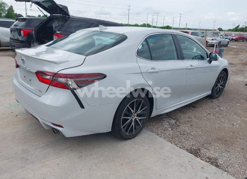 Photo 4 of 2024 Toyota Camry SE (VIN 4T1G11AK1RU212408)