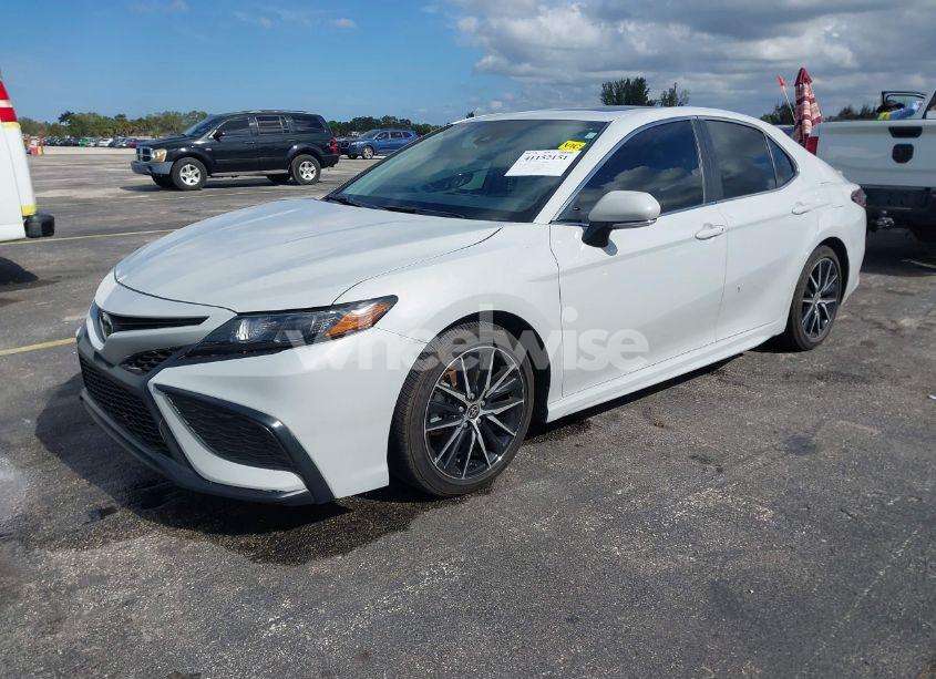 Photo 2 of 2024 Toyota Camry SE (VIN 4T1G11AK1RU238569)