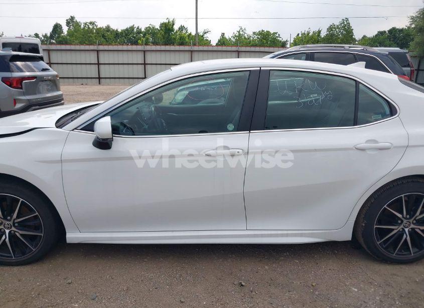 Photo 15 of 2024 Toyota Camry SE (VIN 4T1G11AK1RU240421)