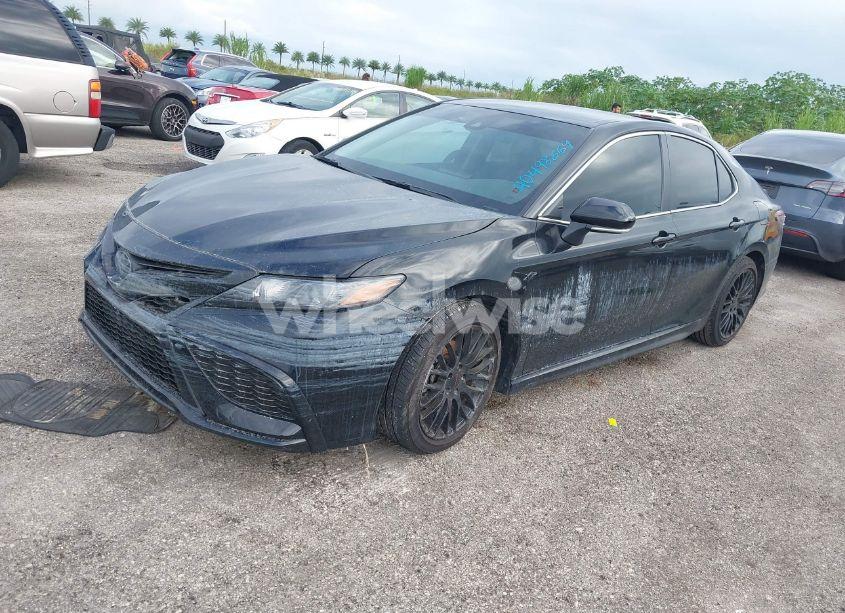 Photo 2 of 2024 Toyota Camry SE (VIN 4T1G11AK1RU258885)