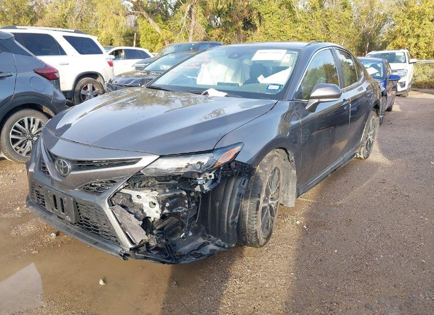 Photo 2 of 2024 Toyota Camry SE (VIN 4T1G11AK1RU860198)