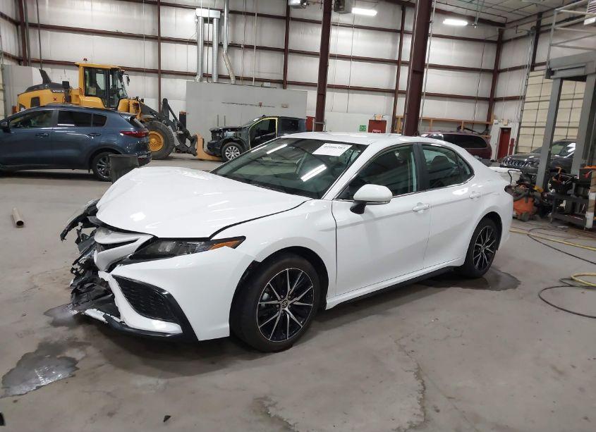 Photo 2 of 2024 Toyota Camry SE (VIN 4T1G11AK1RU908038)