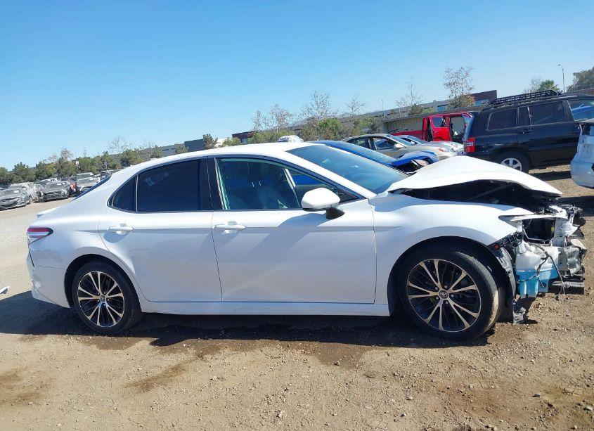 Photo 14 of 2020 Toyota Camry SE (VIN 4T1G11AK2LU302335)