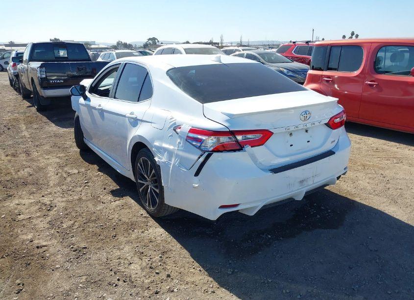 Photo 3 of 2020 Toyota Camry SE (VIN 4T1G11AK2LU302335)