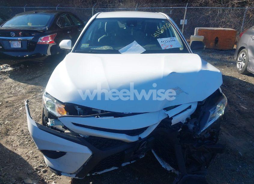 Photo 12 of 2020 Toyota Camry SE (VIN 4T1G11AK2LU325534)