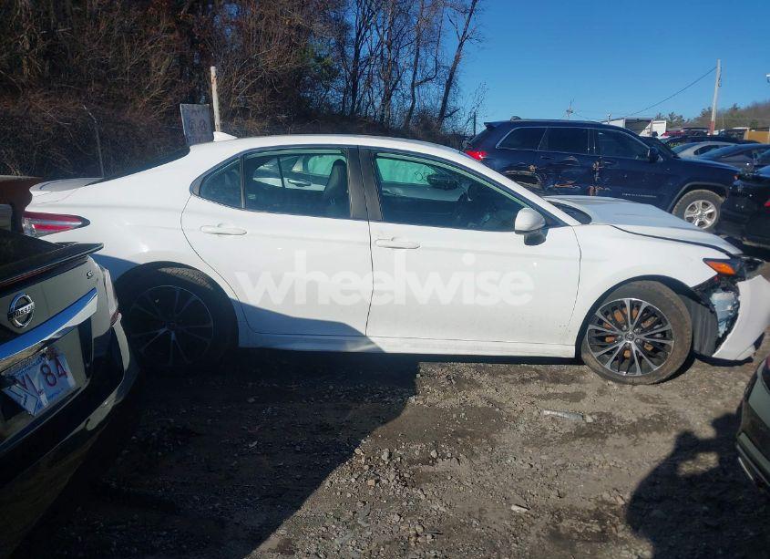 Photo 13 of 2020 Toyota Camry SE (VIN 4T1G11AK2LU325534)