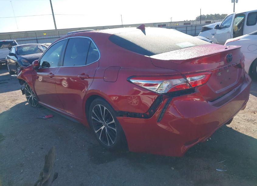 Photo 3 of 2020 Toyota Camry SE (VIN 4T1G11AK2LU386334)