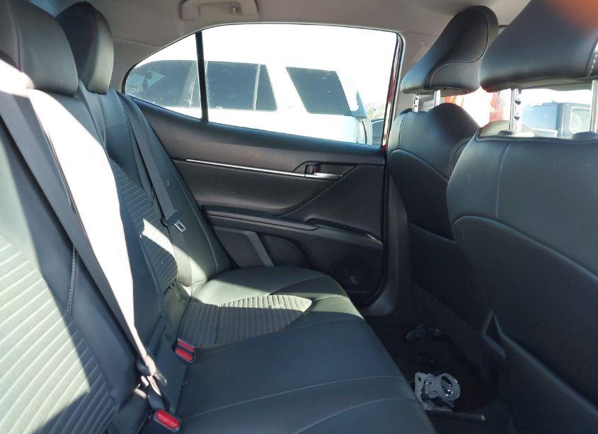 Photo 8 of 2020 Toyota Camry SE (VIN 4T1G11AK2LU386334)