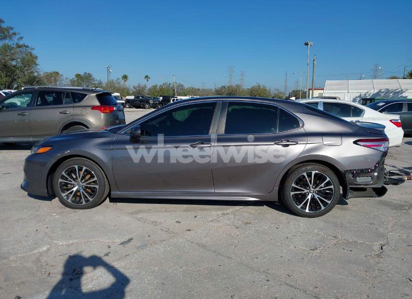 Photo 14 of 2020 Toyota Camry SE (VIN 4T1G11AK2LU392182)