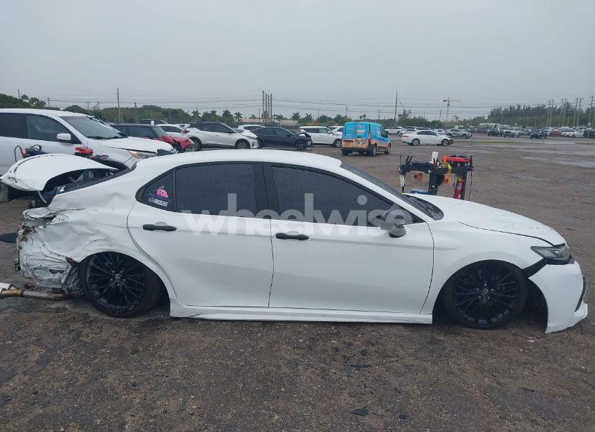 Photo 14 of 2020 Toyota Camry SE NIGHTSHADE EDITION (VIN 4T1G11AK2LU396698)