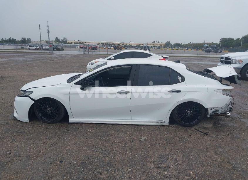 Photo 15 of 2020 Toyota Camry SE NIGHTSHADE EDITION (VIN 4T1G11AK2LU396698)