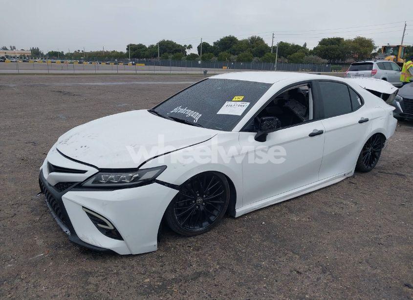 Photo 2 of 2020 Toyota Camry SE NIGHTSHADE EDITION (VIN 4T1G11AK2LU396698)