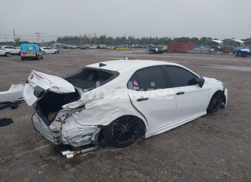 Photo 4 of 2020 Toyota Camry SE NIGHTSHADE EDITION (VIN 4T1G11AK2LU396698)