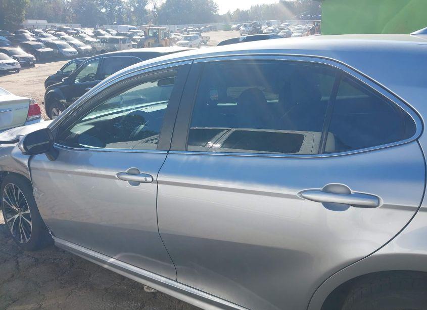 Photo 14 of 2020 Toyota Camry SE (VIN 4T1G11AK2LU506553)